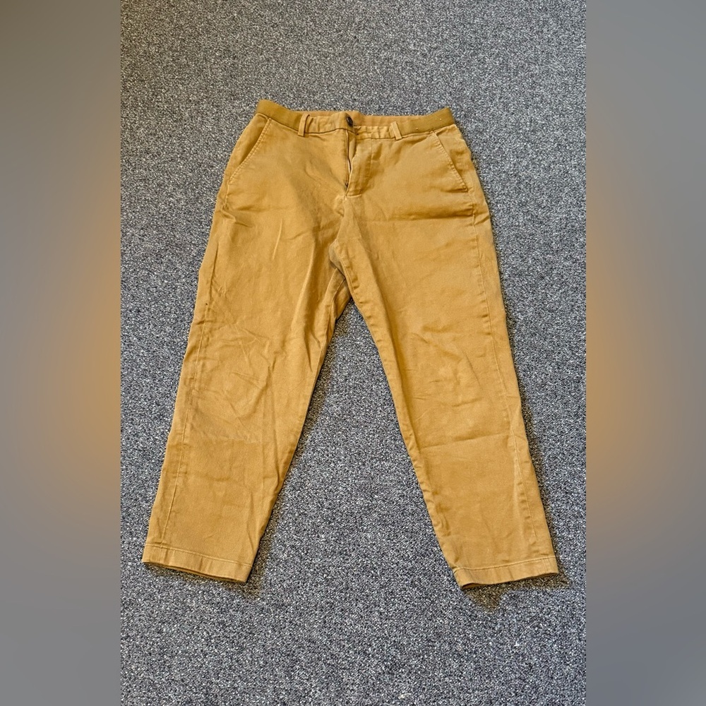 Uniqlo Men's Khaki Chinos size 30/33